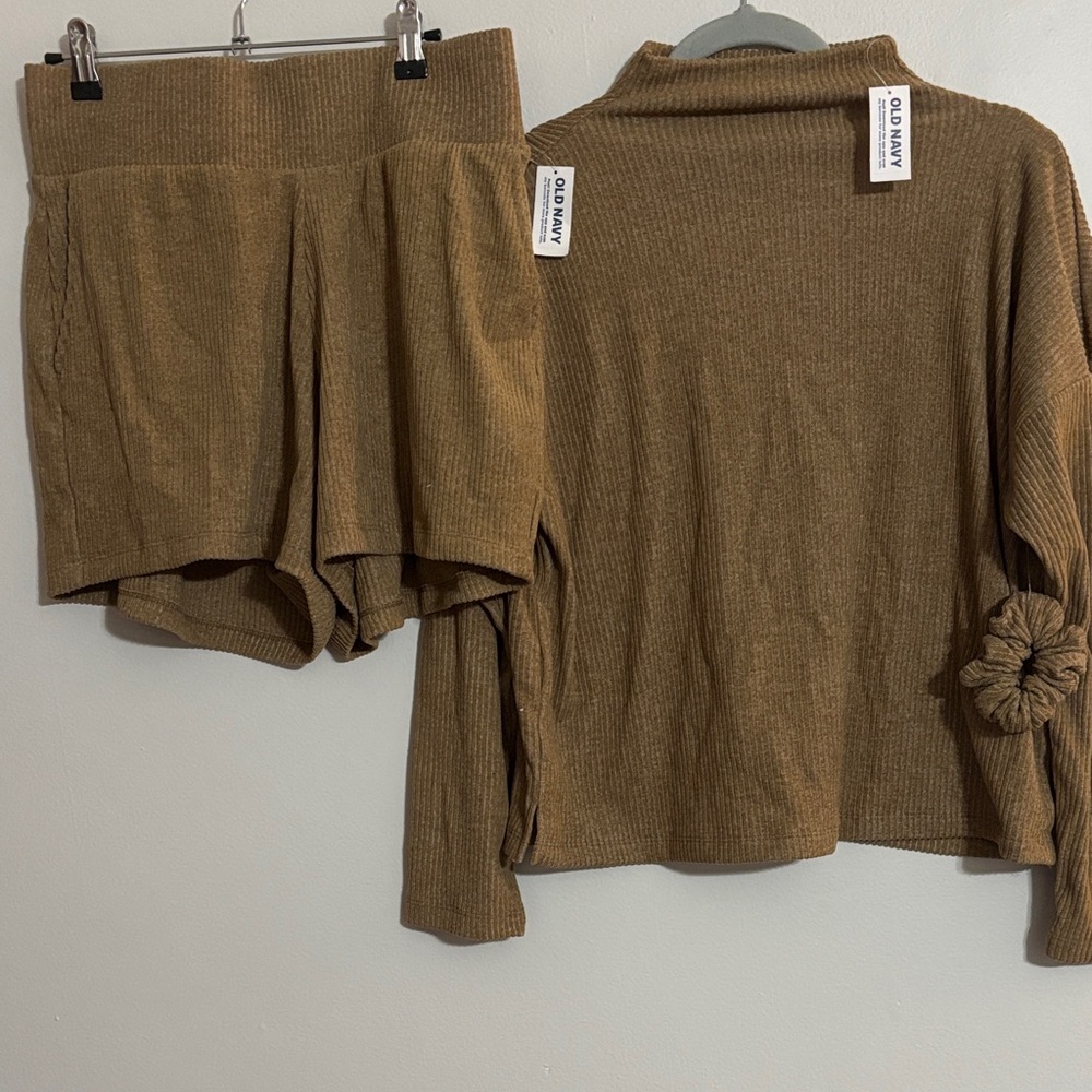 Old Navy Brown Ribbed Pajama Set
